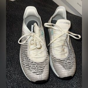 Saucony Endorphin Elite 2